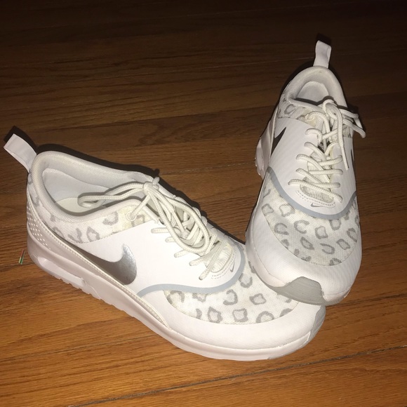 Nike Shoes - Nike white and silver shoes sz 9
